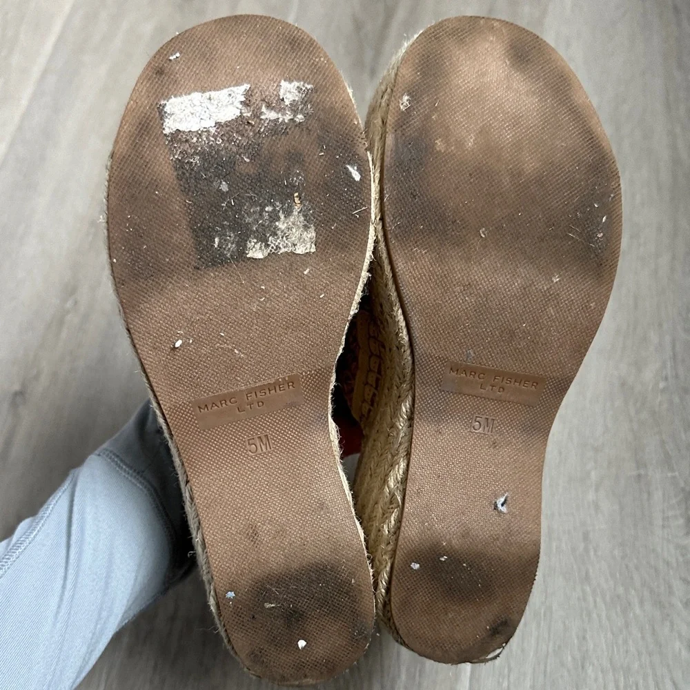 Marc Fisher Natural Woven Mules size 5 - Picture 6 of 9